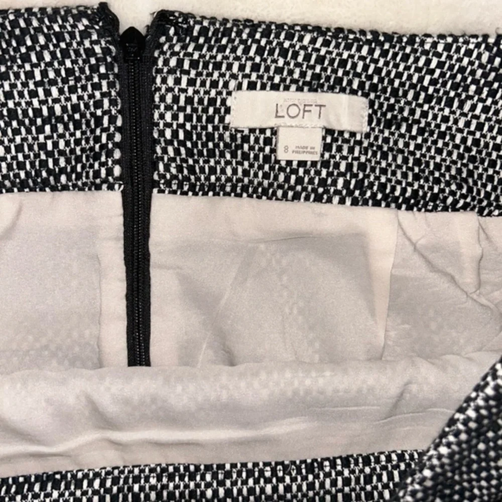 LOFT black/white tweed pencil skirt - sz 8 - Picture 3 of 8